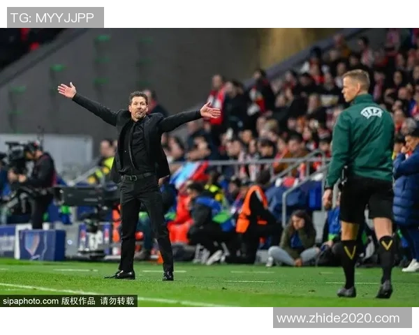 足球明星怒斥对手瞬间曝光引发热议视频回顾精彩瞬间与背后故事